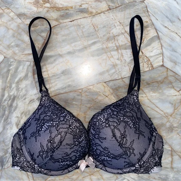 Rare Victoria's Secret Limited Edition Miraculous Bra Bombshell